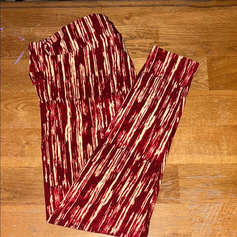 Maroon and Cream Patterned Lularoe Leggings